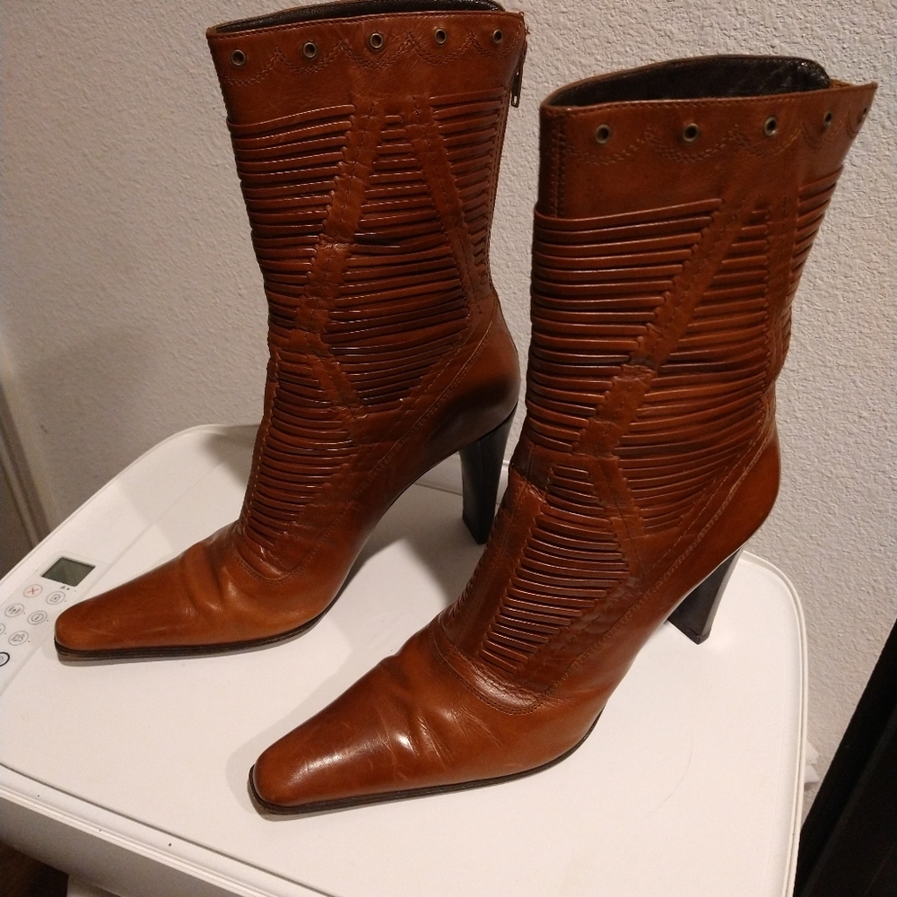 SOLD🚫 ***Via Spiga Camel Leather Boots - sz 9M